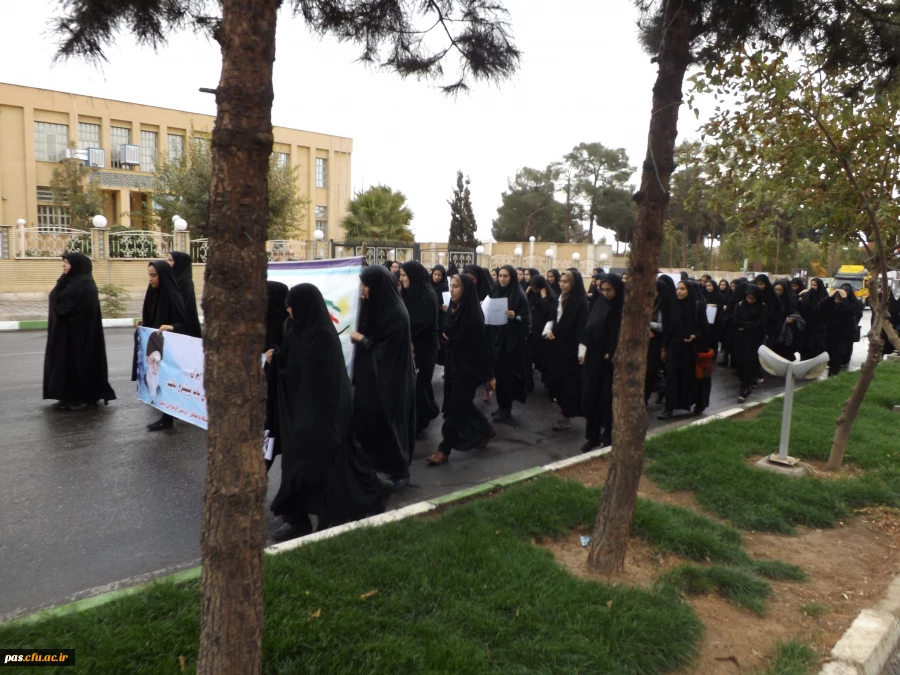 حضور پرشور دانشجو معلمان پردیس الزهرا (س) سمنان در راهپیمایی روز سیزده آبان