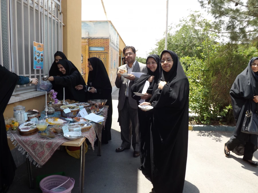 جشنواره غذاهای ایرانی در هفته آموزش