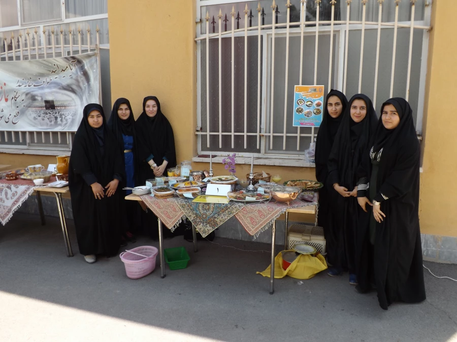 جشنواره غذاهای ایرانی در هفته آموزش