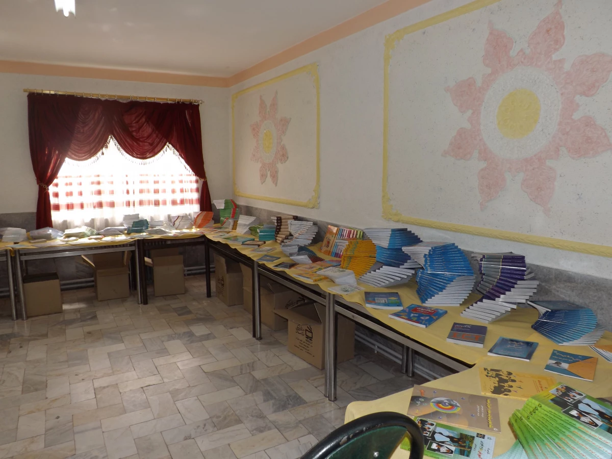 برگزاری نمایشگاه کتاب به مناسبت هفته ی آموزش