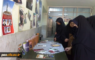 برپایی نمایشگاه  آثار دفاع مقدس در پردیس الزهرا(س) سمنان