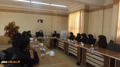 نشست سرپرست پردیس الزهرا (س) سمنان با همکاران