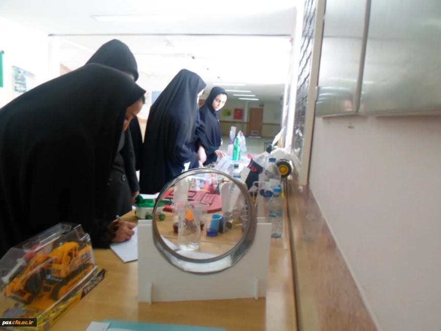 نمایشگاه دست سازه ها