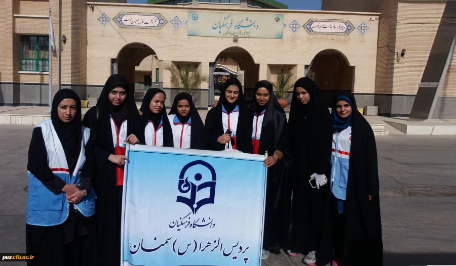 دیدار اعضای کانون هلال احمر از خانه سالمندان سمنان‎