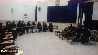 نشست صمیمی مسئولان و نمایندگان دانشجویان سرای پردیس الزهرا(س)